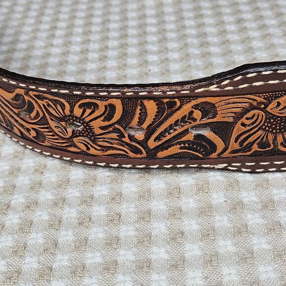 Circle Y Sunflower Distressed Filigree Red Accents Removable Buckle Leather Belt main image 6